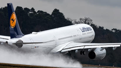 D-AIKK - Lufthansa Airbus A330-300