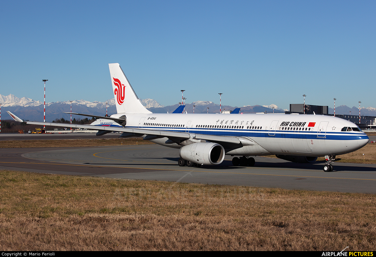 Air China B-6541 aircraft at Milan - Malpensa