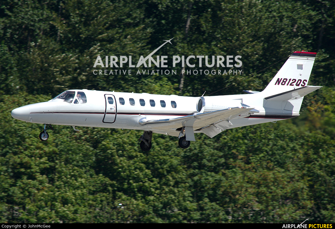 Netjets (USA) N812QS aircraft at Seattle - Boeing Field / King County Intl