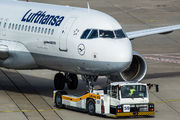 Lufthansa D-AIZN image