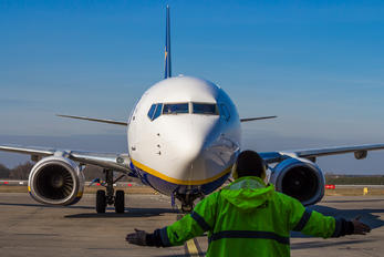 EI-DHZ - Ryanair Boeing 737-800
