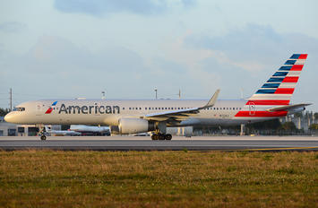 N172AJ - American Airlines Boeing 757-200