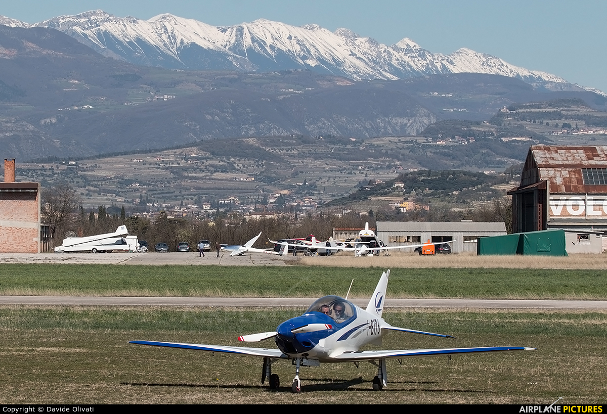 Private I-B176 aircraft at Verona - Boscomantico