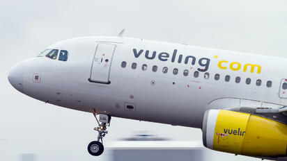 EC-LQL - Vueling Airlines Airbus A320