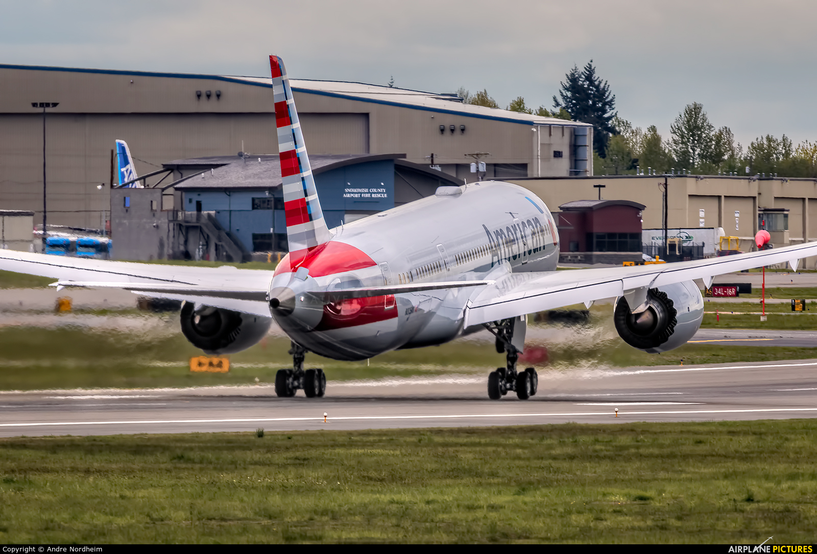 American Airlines N805AN aircraft at Everett - Snohomish County / Paine Field
