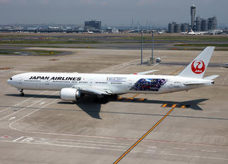 JA740J - JAL - Japan Airlines Boeing 777-300ER