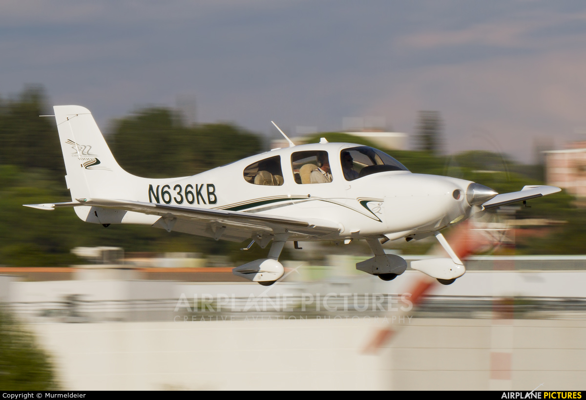 Private N636KB aircraft at Cannes - Mandelieu