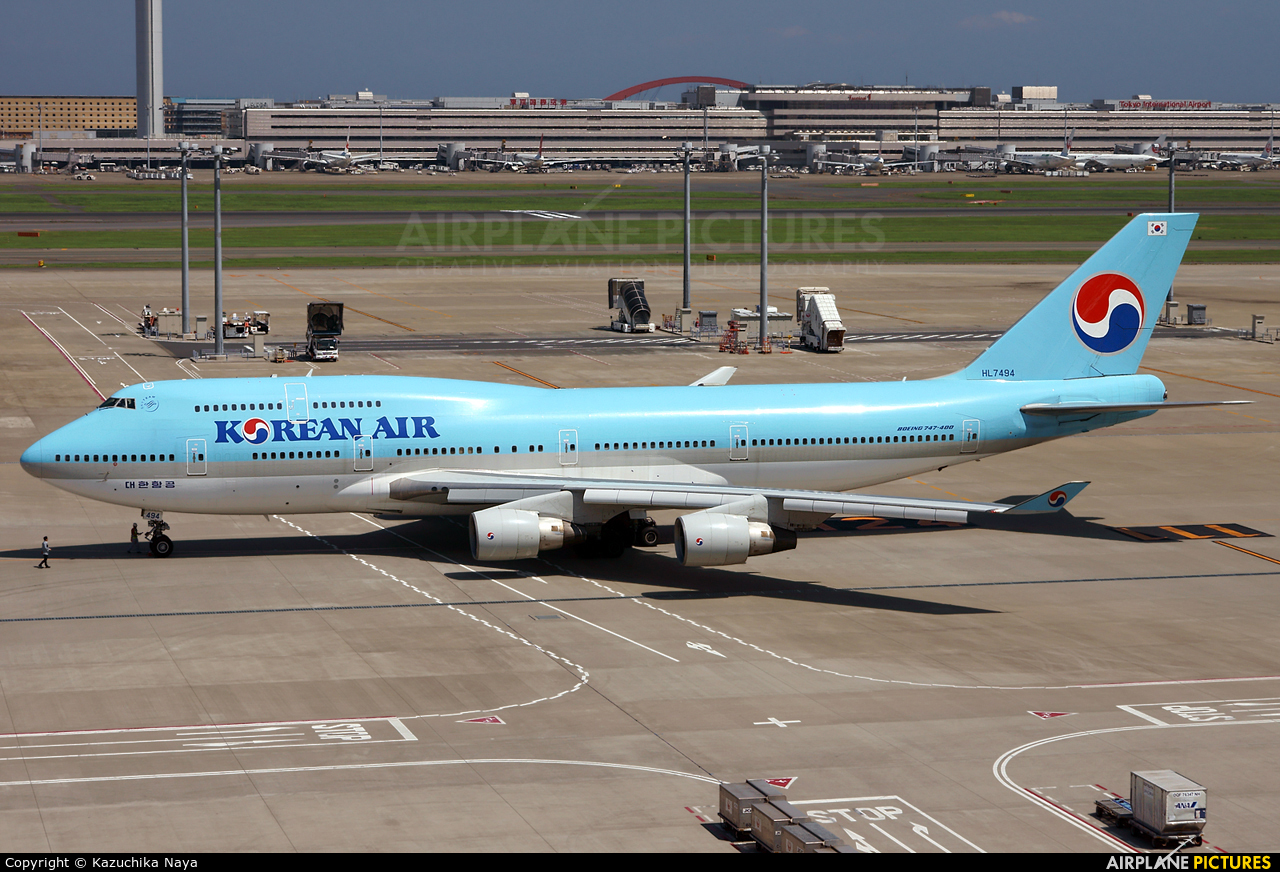 Korean Air HL7494 aircraft at Tokyo - Haneda Intl
