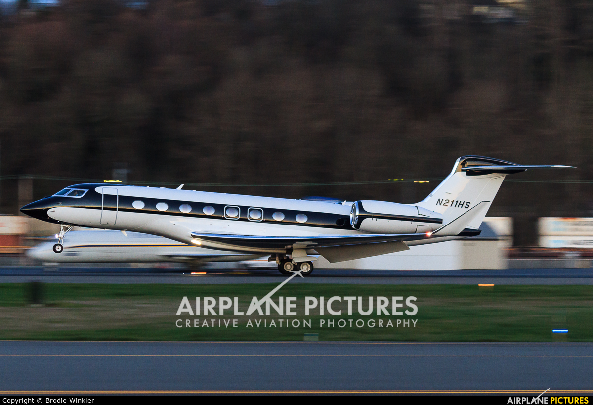 Private N211HS aircraft at Seattle - Boeing Field / King County Intl