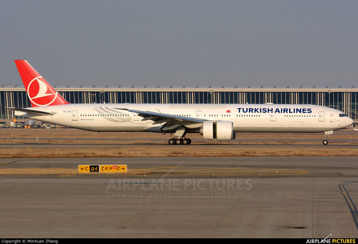 Turkish Airlines TC-JJS aircraft at Shanghai - Pudong Intl