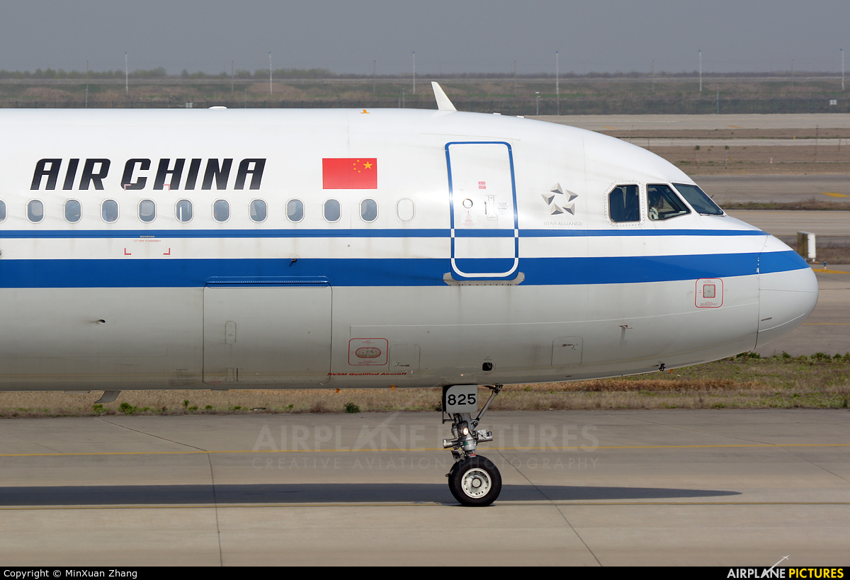 Air China B-6825 aircraft at Shanghai - Pudong Intl