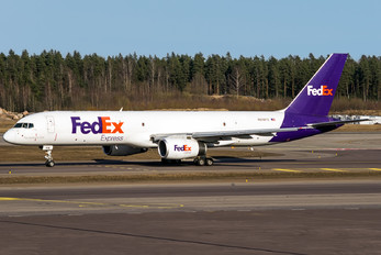 N916FD - FedEx Federal Express Boeing 757-200F