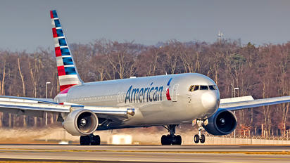 N7375A - American Airlines Boeing 767-300ER