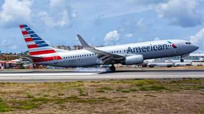 N975AN - American Airlines Boeing 737-800