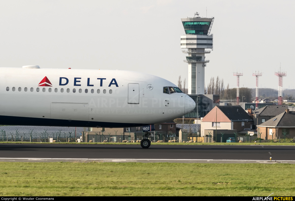 Delta Air Lines N826MH aircraft at Brussels - Zaventem