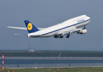 D-ABYT - Lufthansa Boeing 747-8