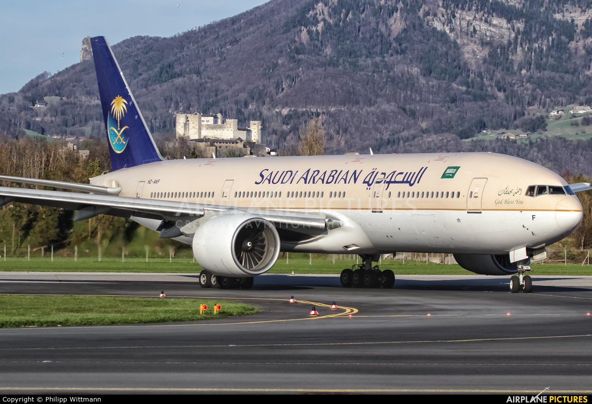 HZ-AKF - Saudi Arabian Airlines Boeing 777-200ER at ...
