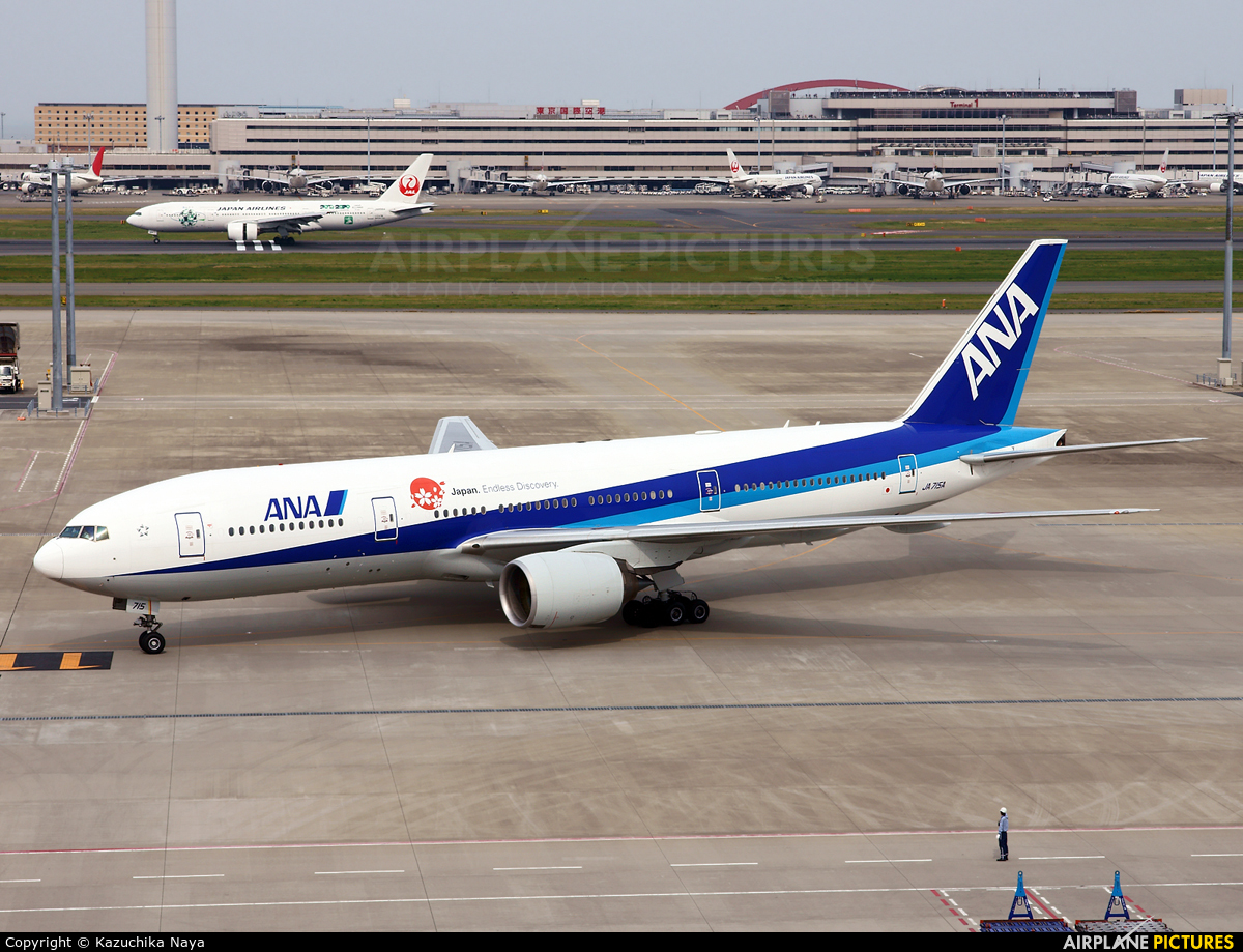 ANA - All Nippon Airways JA715A aircraft at Tokyo - Haneda Intl