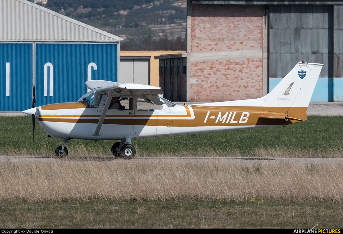 Private I-MILB aircraft at Verona - Boscomantico