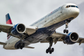 N750AT - Delta Air Lines Boeing 757-200