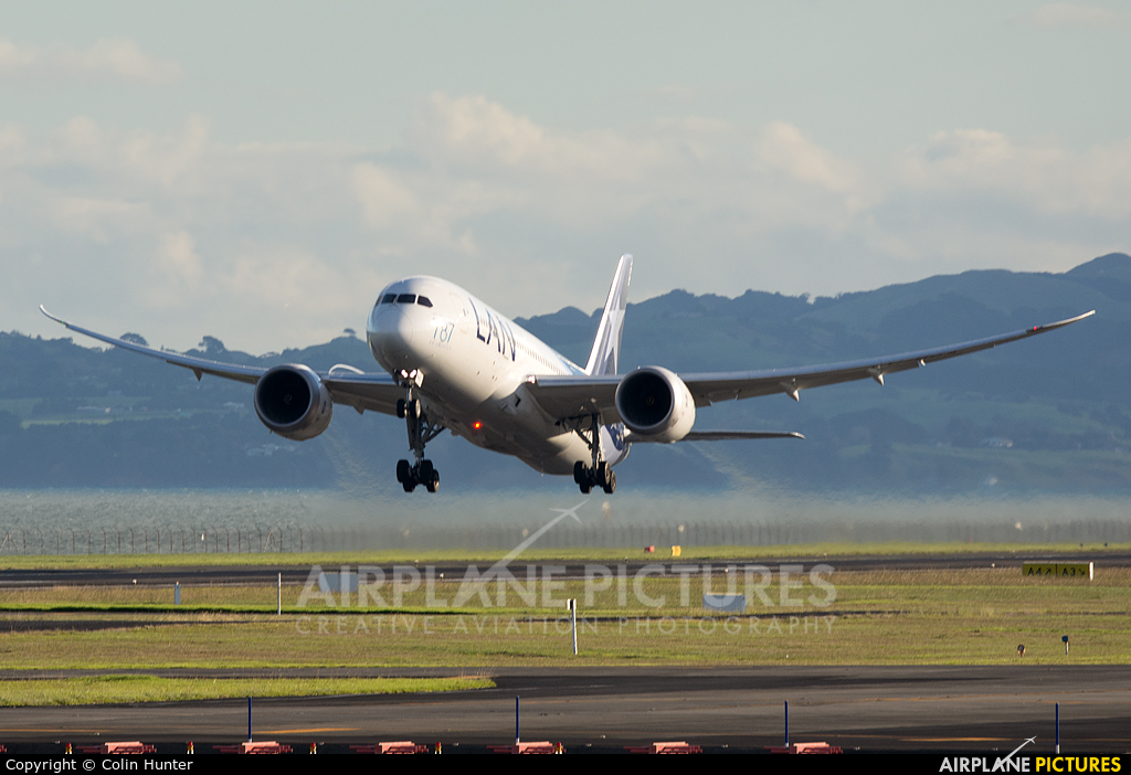LAN Airlines CC-BBA aircraft at Auckland Intl