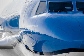 PH-KZB - KLM Cityhopper Fokker 70