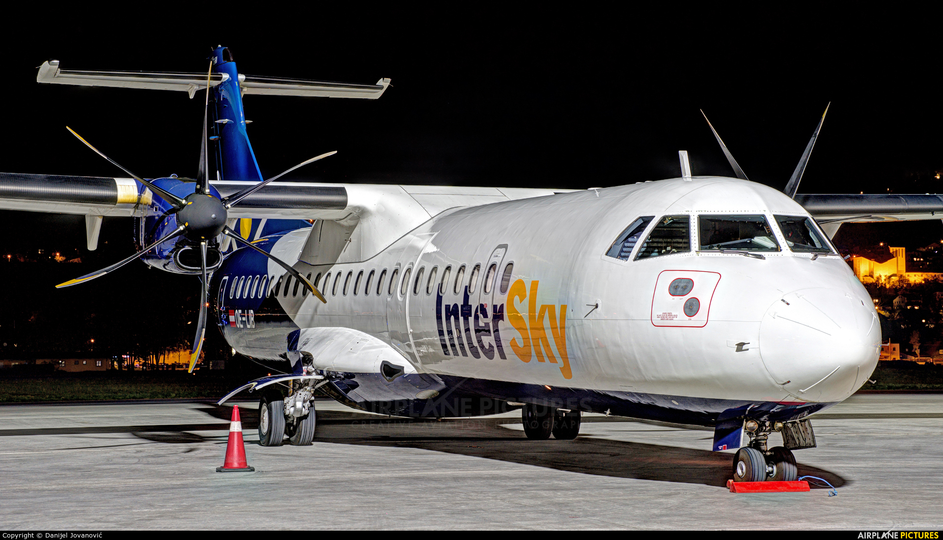 Intersky OE-LIB aircraft at Innsbruck