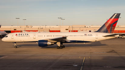 N675DL - Delta Air Lines Boeing 757-200