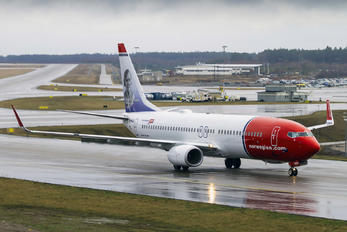 LN-NGS - Norwegian Air Shuttle Boeing 737-800