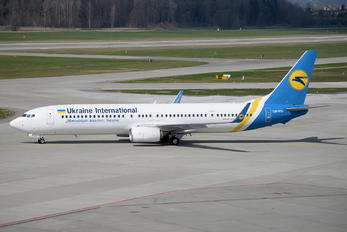 UR-PSI - Ukraine International Airlines Boeing 737-900ER