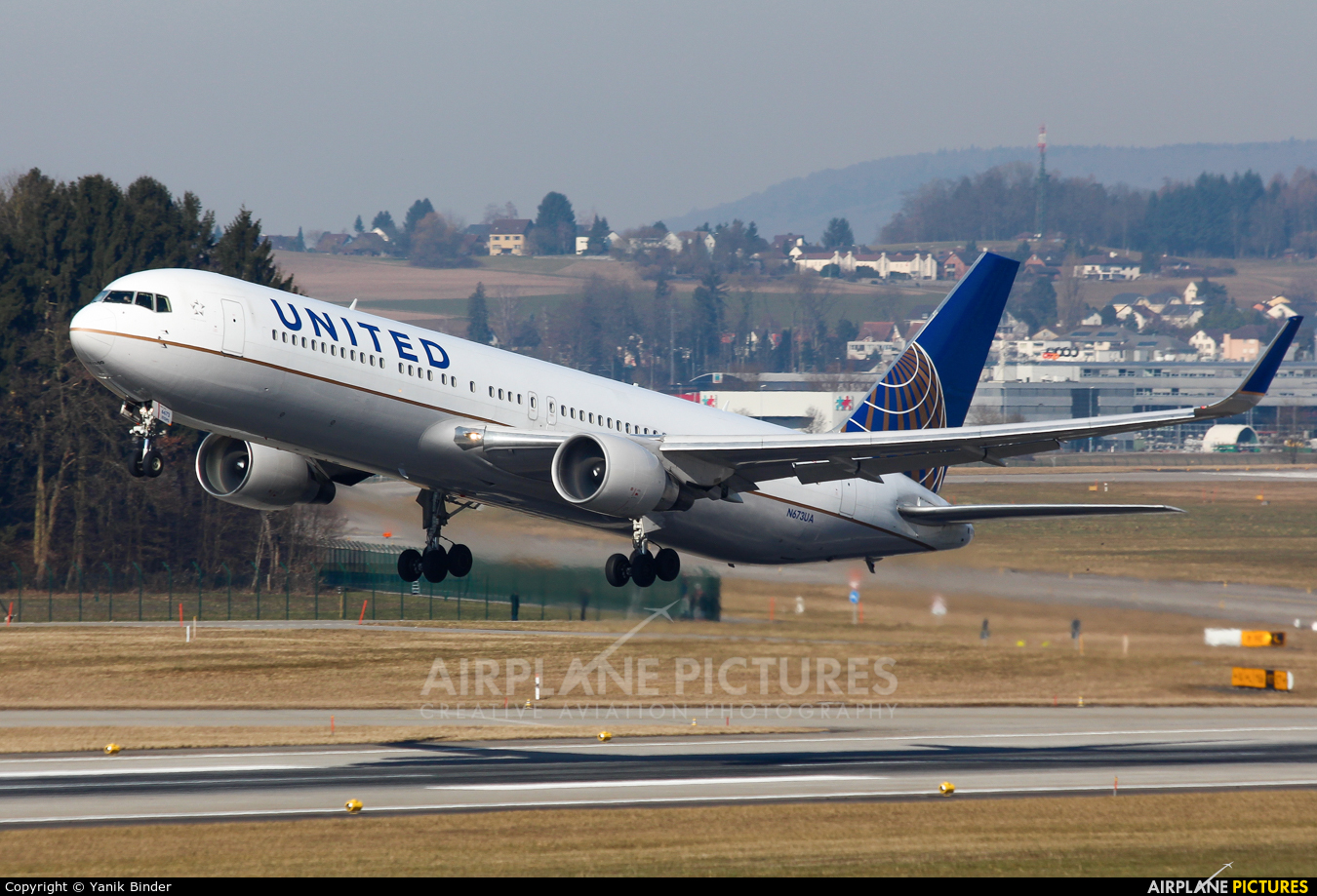 United Airlines N673UA aircraft at Zurich