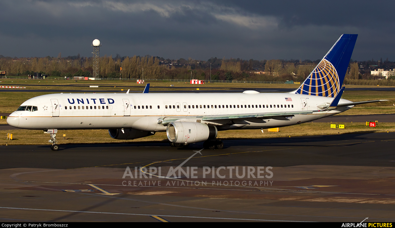 United Airlines N14118 aircraft at Birmingham