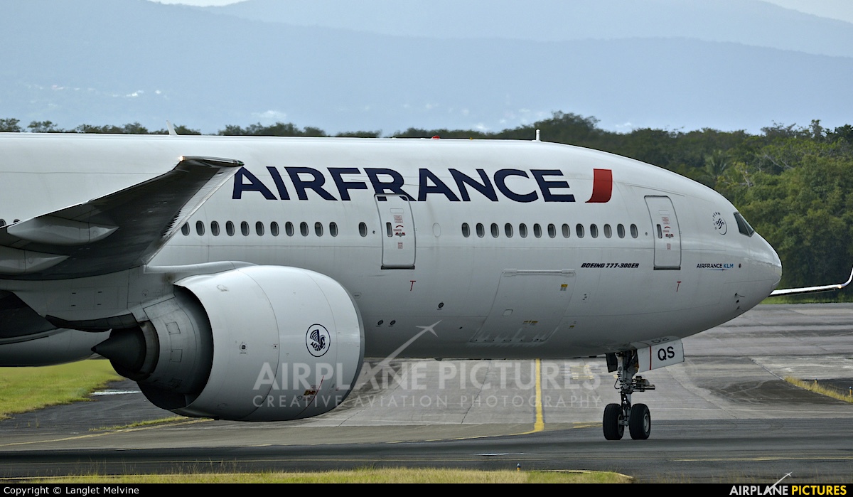 Air France F-GSQS aircraft at Guadeloupe - Pointe-à-Pitre