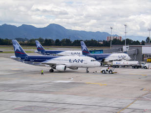 CC-BAV - LAN Colombia Airbus A320