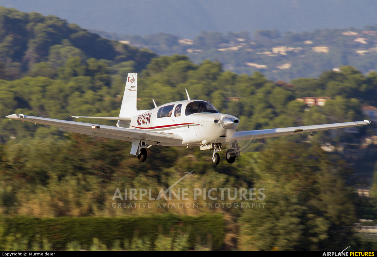Private N2165N aircraft at Cannes - Mandelieu