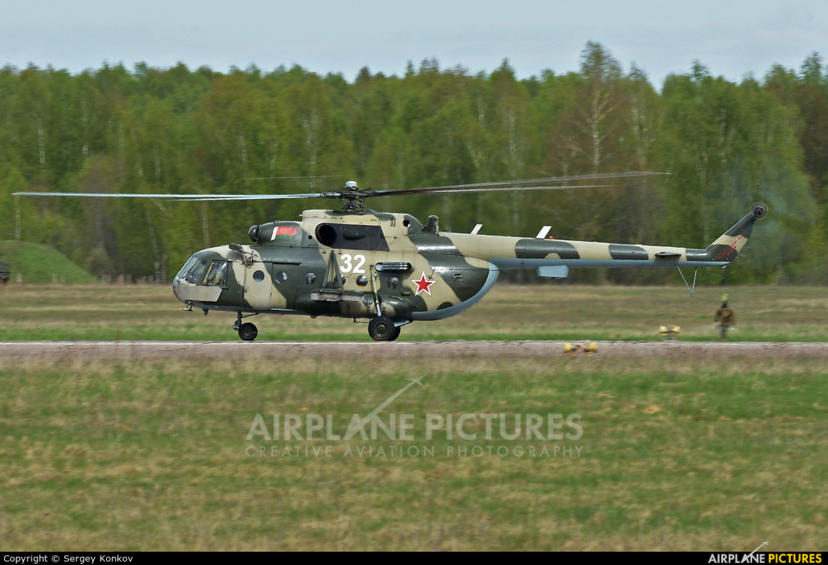Belarus - Air Force 32 aircraft at Minsk Machulishchi