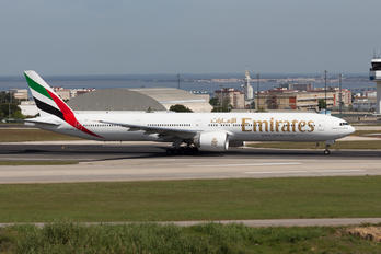 A6-ENZ - Emirates Airlines Boeing 777-300ER