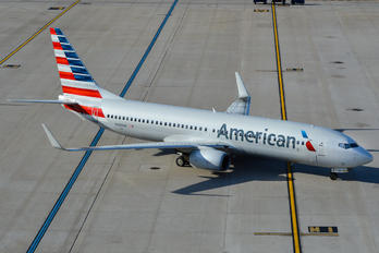 N968AN - American Airlines Boeing 737-800