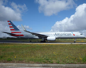 N938UW - American Airlines Boeing 757-200