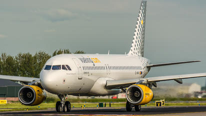 EC-MFM - Vueling Airlines Airbus A320