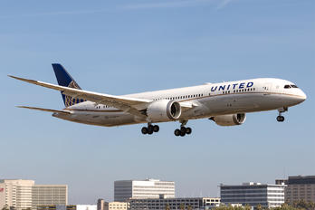 N35953 - United Airlines Boeing 787-9 Dreamliner