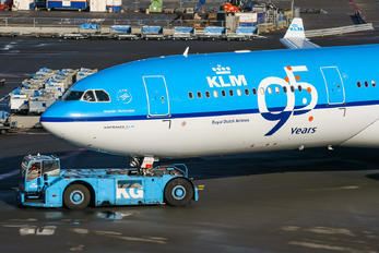 PH-AKF - KLM Airbus A330-300