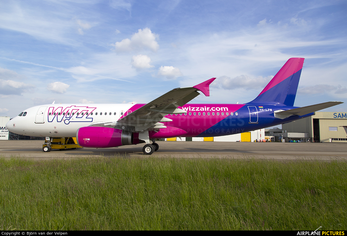 Wizz Air HA-LPW aircraft at Maastricht - Aachen