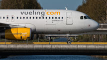 EC-LUN - Vueling Airlines Airbus A320 aircraft