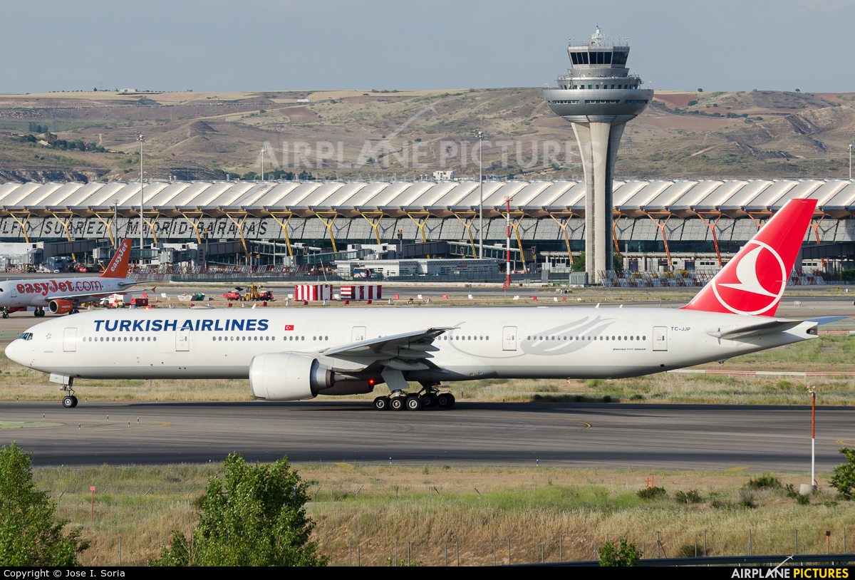 Turkish Airlines TC-JJP aircraft at Madrid - Barajas