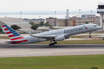 N937UW - American Airlines Boeing 757-200