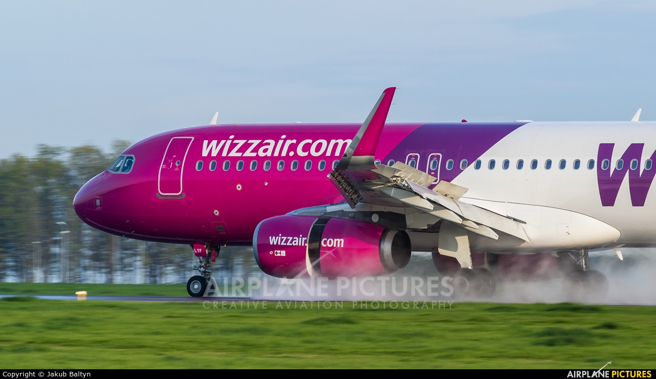 Wizz Air HA-LYF aircraft at Lublin