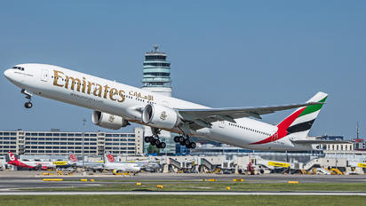 A6-ENU - Emirates Airlines Boeing 777-300ER
