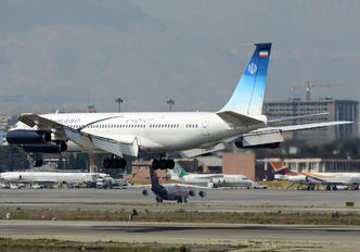 1002 - Iran - Government Boeing 707-300