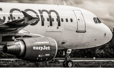 G-EZWA - easyJet Airbus A320